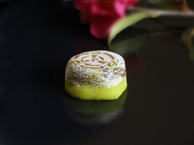 末廣屋の羽二重餅上生菓子